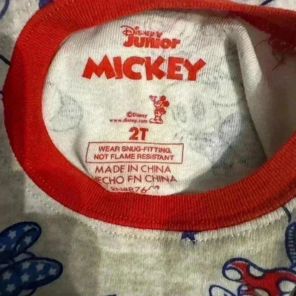 2T Disney Mickey Mouse Red, gray  and Blue short set k124 - Picture 3 of 3